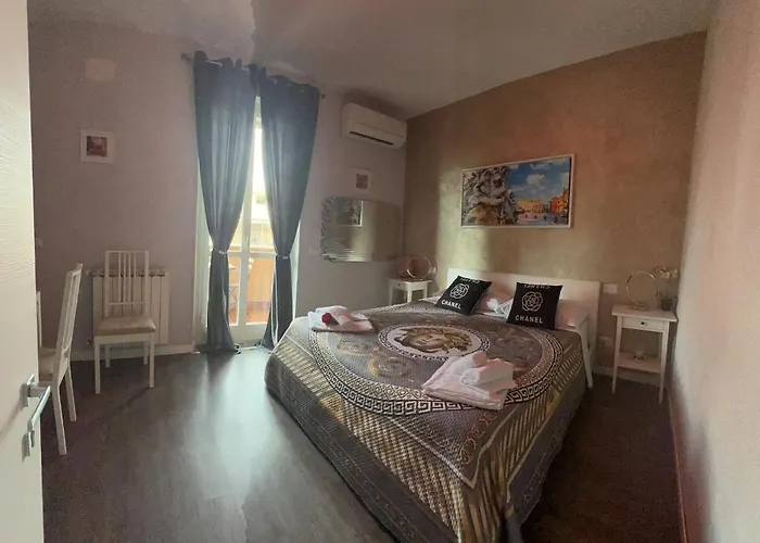 A 2 Passi Dai Musei Guest House